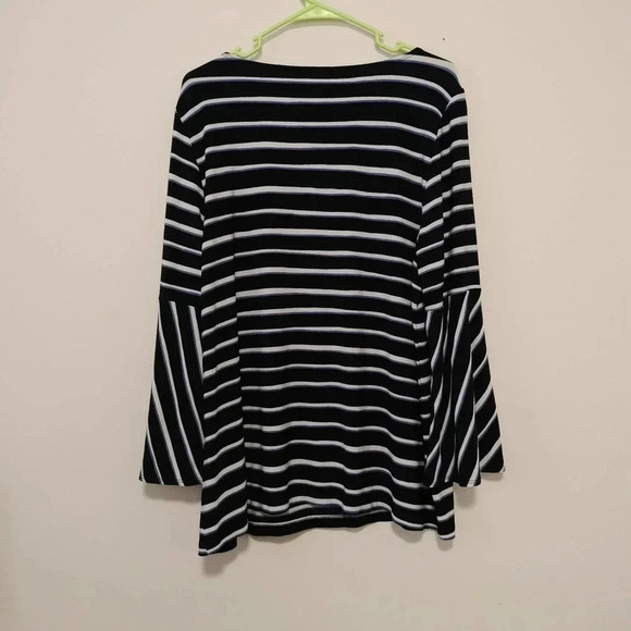 Chico's Travelers Size 3 Striped Top Flutter Sleeves - Picture 5 of 7